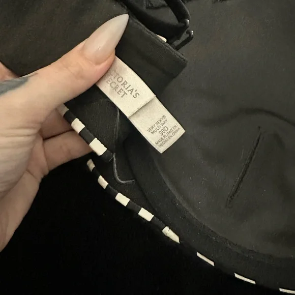 Vintage Victoria's Secret Stripped Bra And Panty Set - Picture 4 of 5